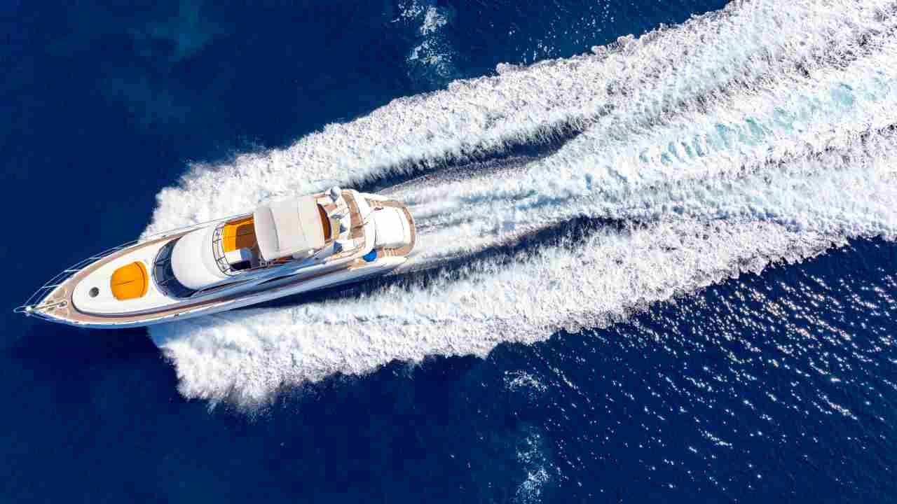 yacht